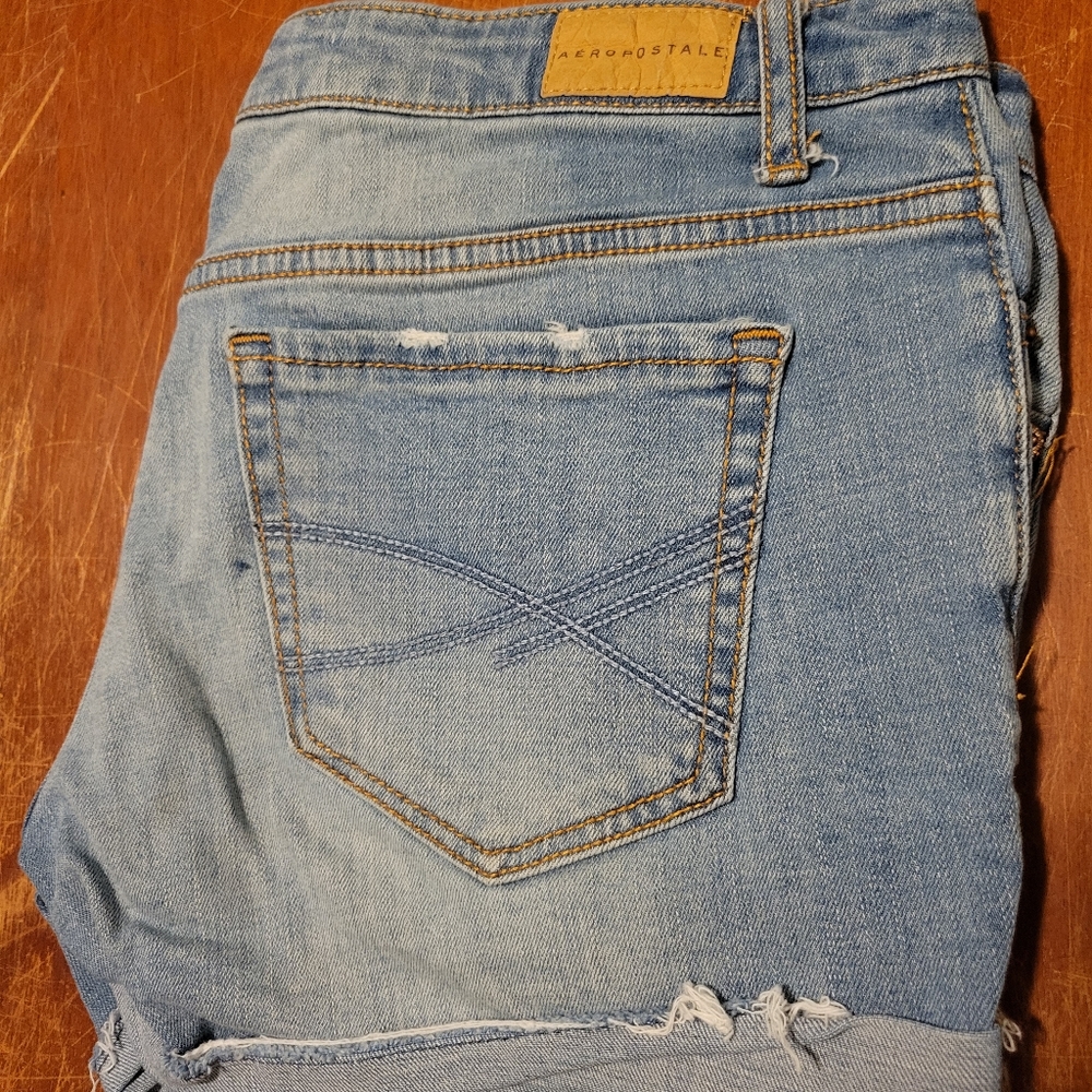 Aero midi shorts